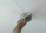Як прибрати тріщини на стелі: корисні рекомендації