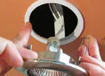 Встановлення світильників в підвісну стелю – варіанти монтажу освітлення